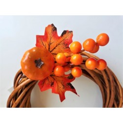 Dýně na větvičce s podzimními bobulkami dekorace přízdoba